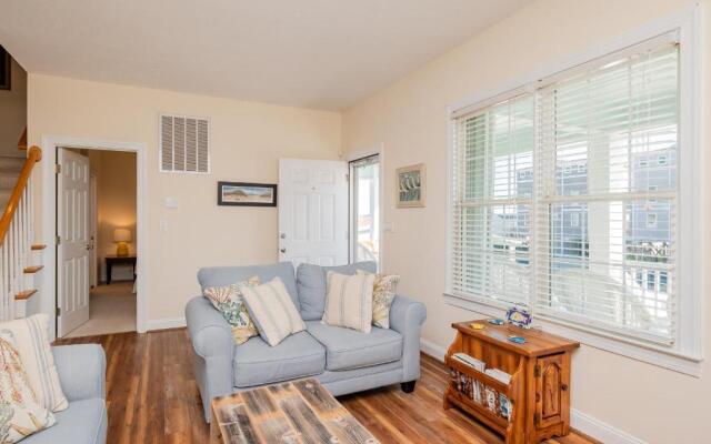 Beach Joy by Oak Island Accommodations