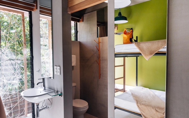 Spin Designer Hostel