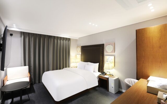 Browndot Airport New Town