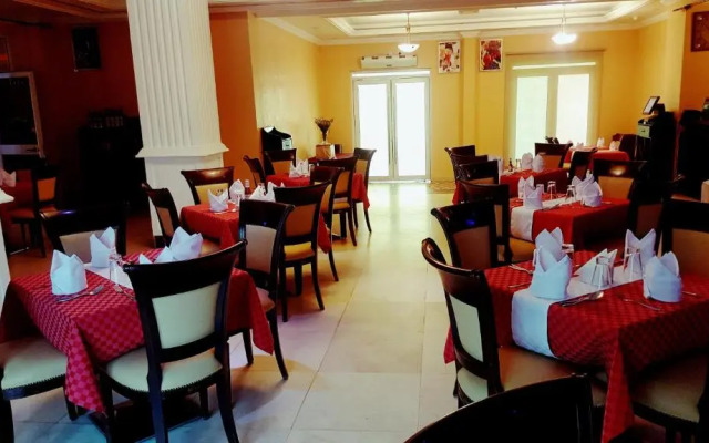 Panorama Sarovar Portico