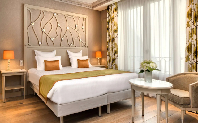 Rochester Champs Elysees
