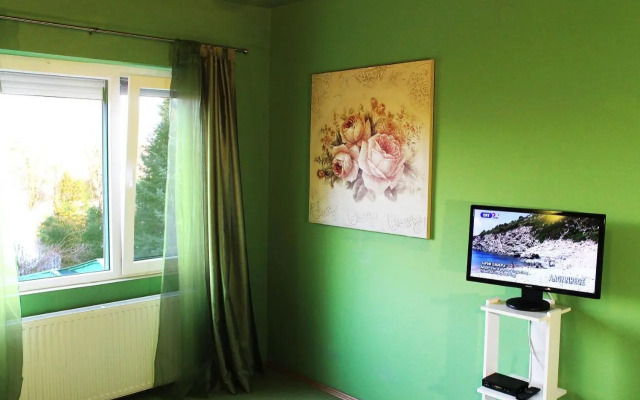 White Quiet Apartment