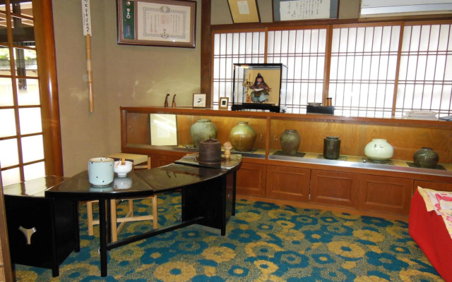 Tsutaya Ryokan