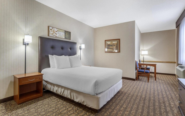 Best Western Cold Lake Inn