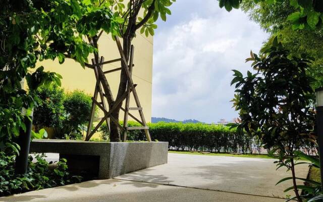 Puchong 8-12 pax Cozy Apartment IOI