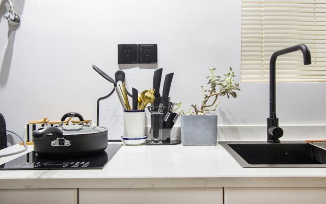 Zhigao West Lake Apartment Huansha