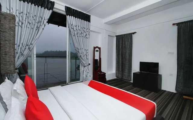 OYO 523 Royal Hotel