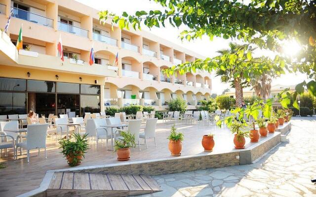 Niriides Hotel