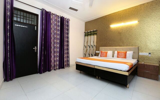 OYO 5785 Silver One