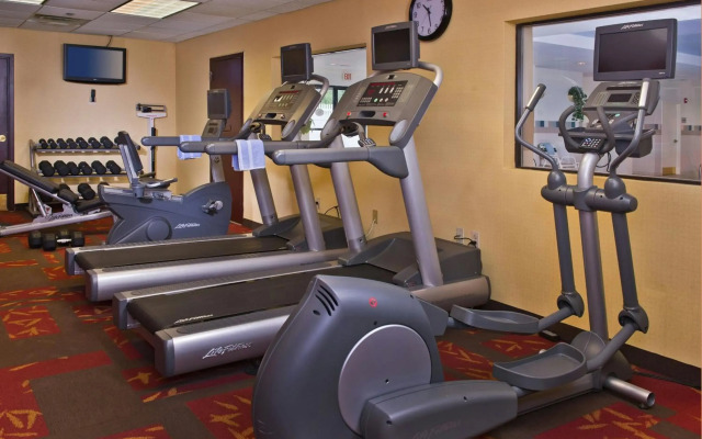 Courtyard by Marriott Long Island MacArthur Airport