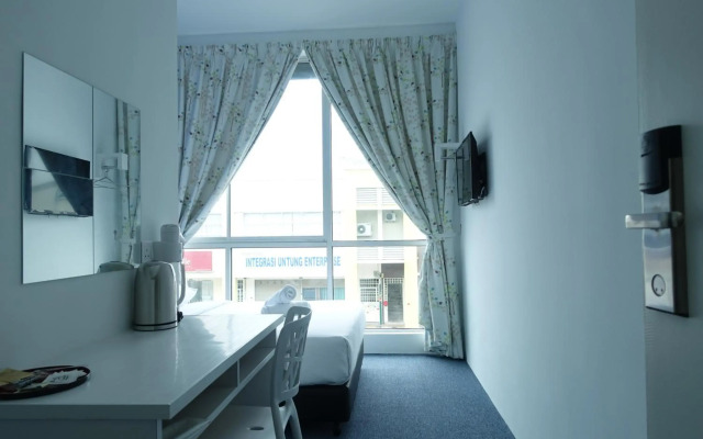 Lodge 10 Hotel