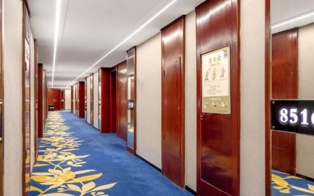 Royal Plaza Hotel