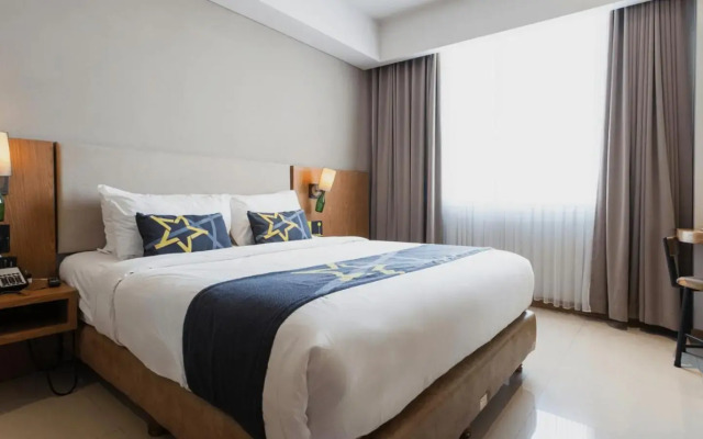 Yellow Star Ambarukmo Hotel