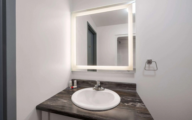 Travelodge by Wyndham Marathon