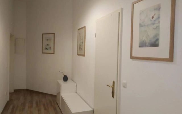 Central 2 bedroom flat for families & calm guests