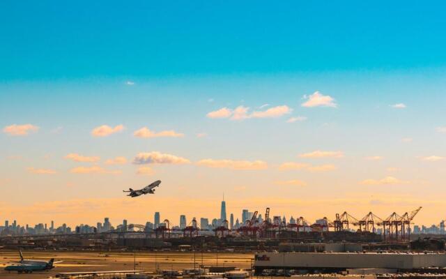 Crowne Plaza Newark Airport by IHG