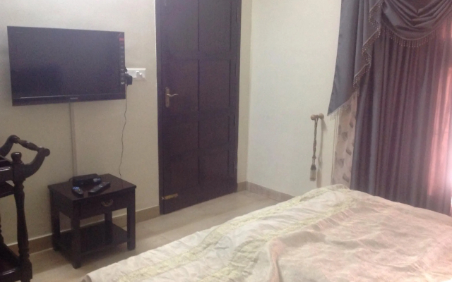 Lake Pleasant Cottage