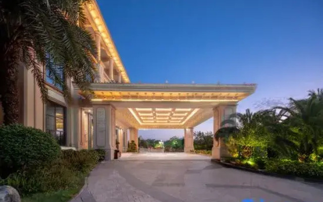 Sunshine Hotel Bazhong