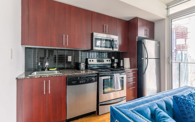 Gorgeous Condos in Maple Leaf Square