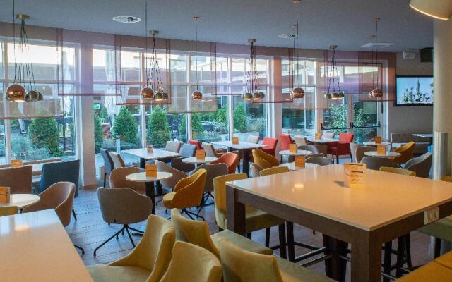 Holiday Inn Berlin Airport - Conference Centre by IHG