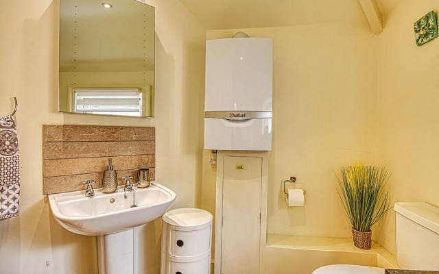 Ghar Homes - Bath Large Family Home