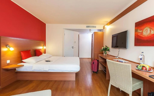 Отель Premier Inn Frankfurt City Europaviertel