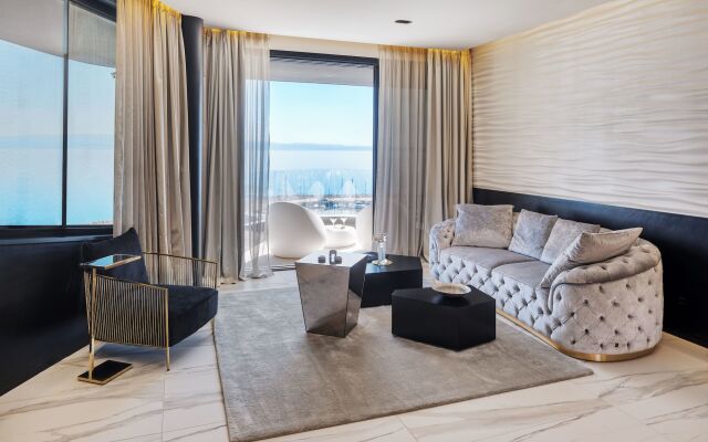 Posh Residence Luxury Suites