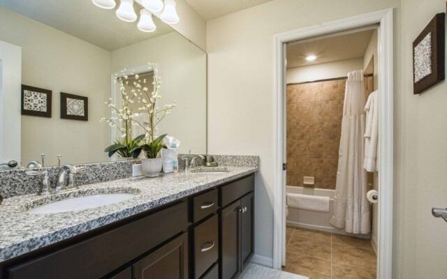 Solterra - 6 Bedrooms House w-pool-7043SR 6 Home by RedAwning