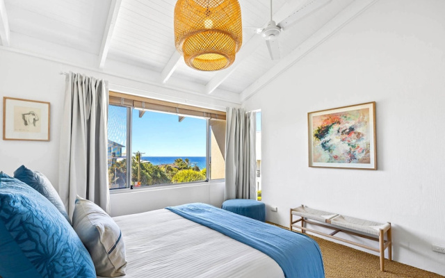 2-bed Coastal Haven With Pool by Sunshine Beach – Guest Rooms – Sunshine Beach