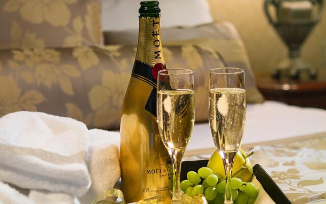 Crowne Plaza Minneapolis West by IHG