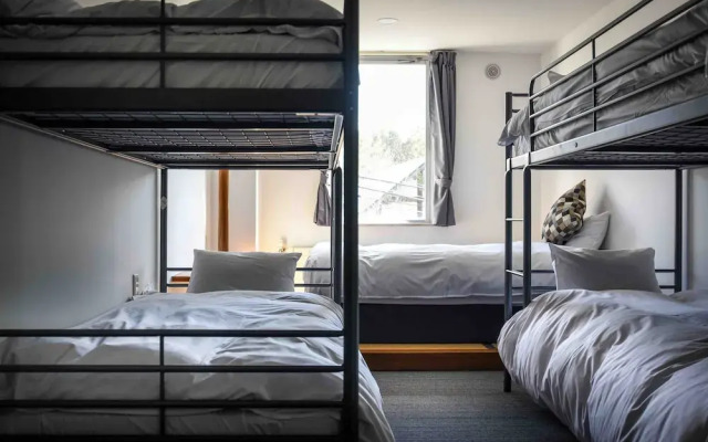 The Phat Packers - Hostel