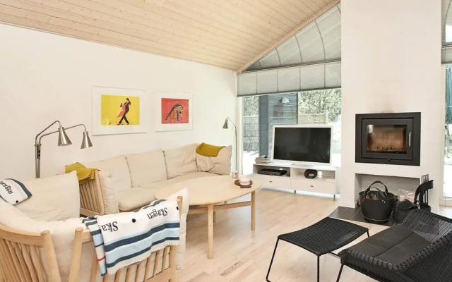 6 Person Holiday Home in Albaek
