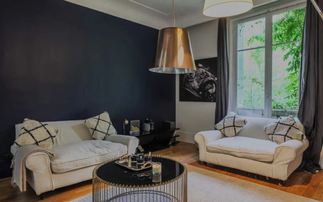 Mansion With Swimming Pool - 5bd/10p - Neuilly