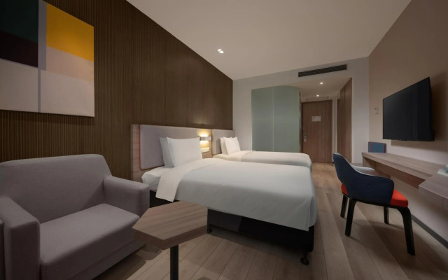 Holiday Inn Express Shanghai Pujiang by IHG