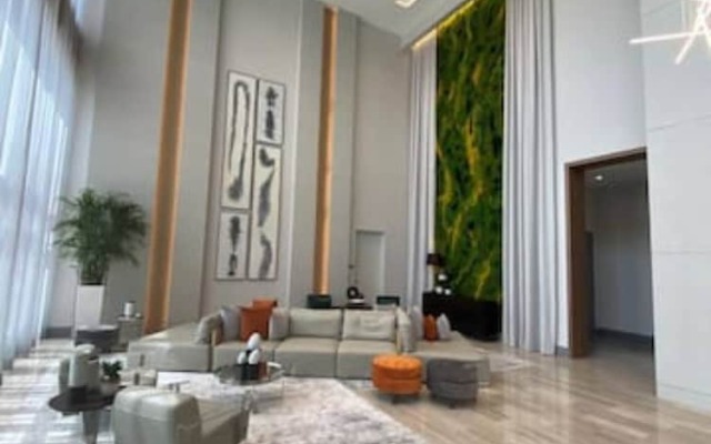 Apartment At Downtown Doral