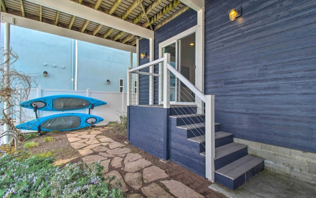 Spacious Lakeport Home w/ Dock & Mtn Views!