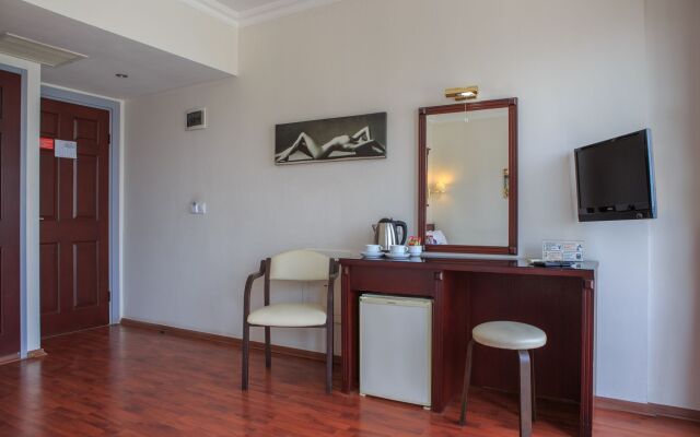 Ata Park Hotel