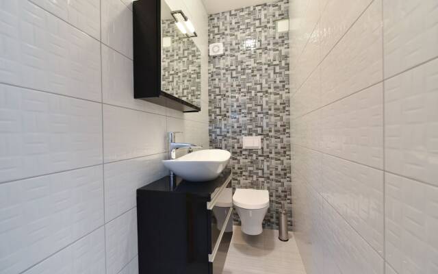 Crowonder Luxury Vir