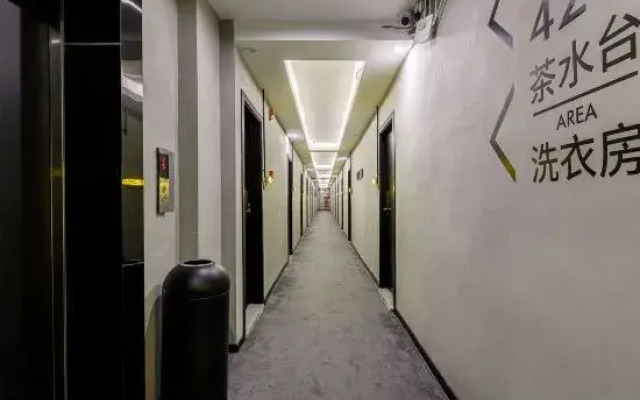 Banana FUN Hotel