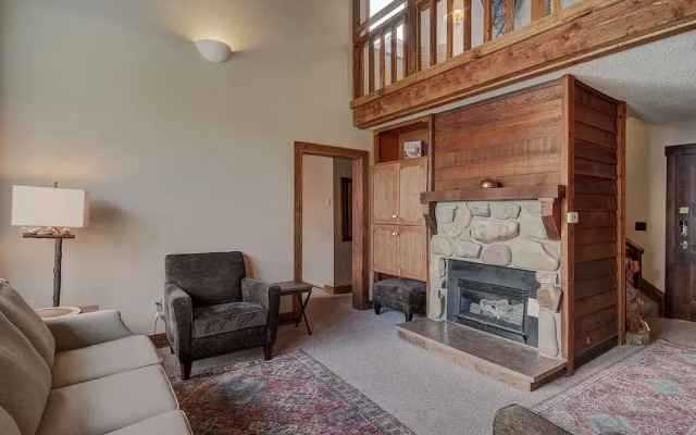 Nice Update Condo - Great Access to Superbee Lift in East Village - AN302 by RedAwning
