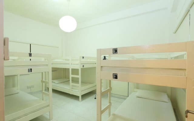 Gusti Bed & Breakfast Singapore