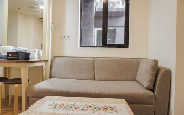 Comfort 1Br With Working Room At Meikarta Apartment