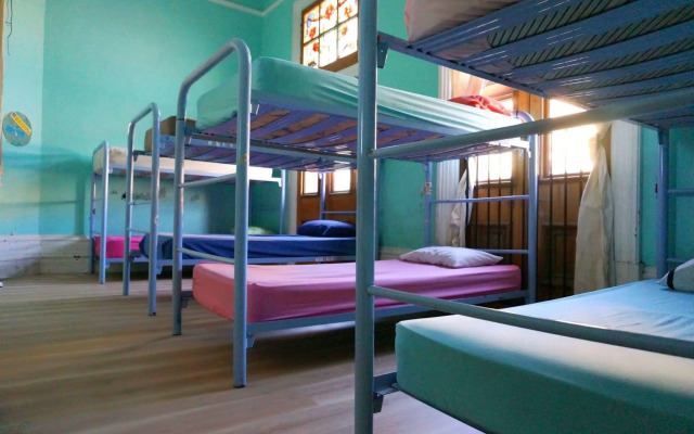 Sundancer Backpackers Resort