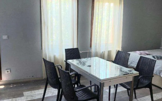 Ezgi Apart