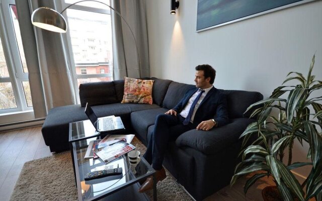 LikeAHotel-Ste Catherine/Downtown Montreal