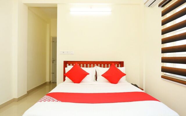 OYO 37302 White Cort