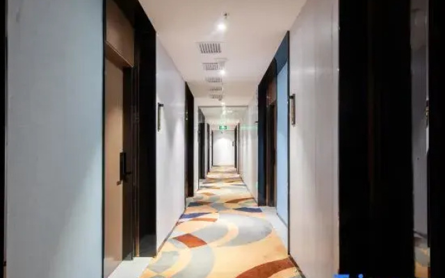 Yimeng hotel (Guangzhou West Gate subway shop)