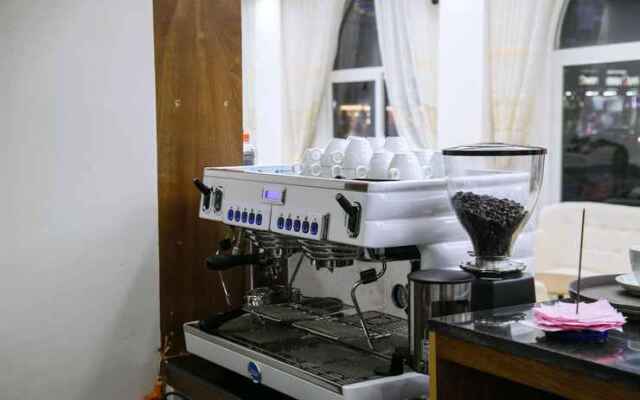 Vinh Hoi Hotel