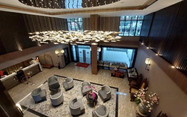 Christee Suites Hotel