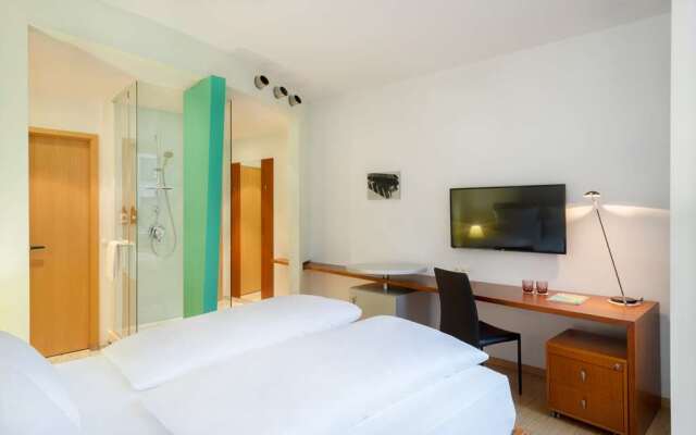 FOUR Munich Neue Messe